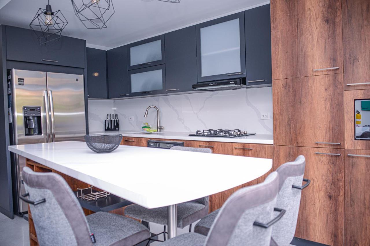 Apartamento Lleras Ac Hot Tub Medellín Zewnętrze zdjęcie