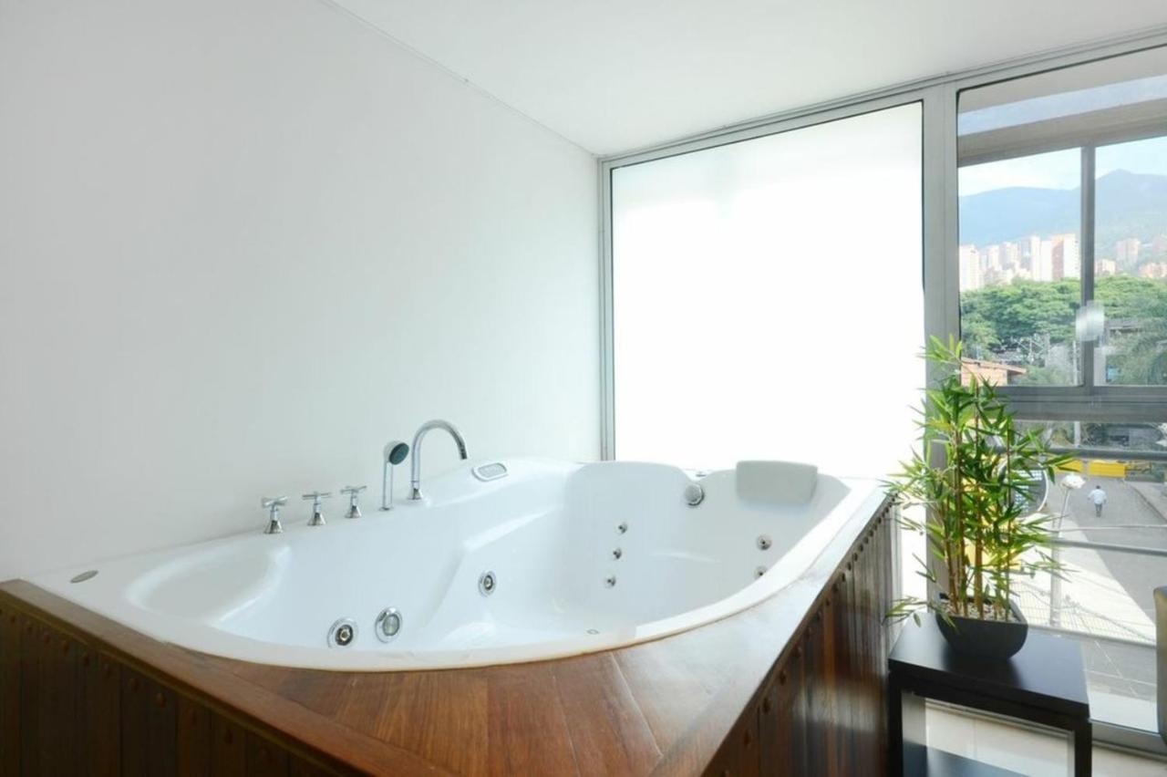 Apartamento Lleras Ac Hot Tub Medellín Zewnętrze zdjęcie